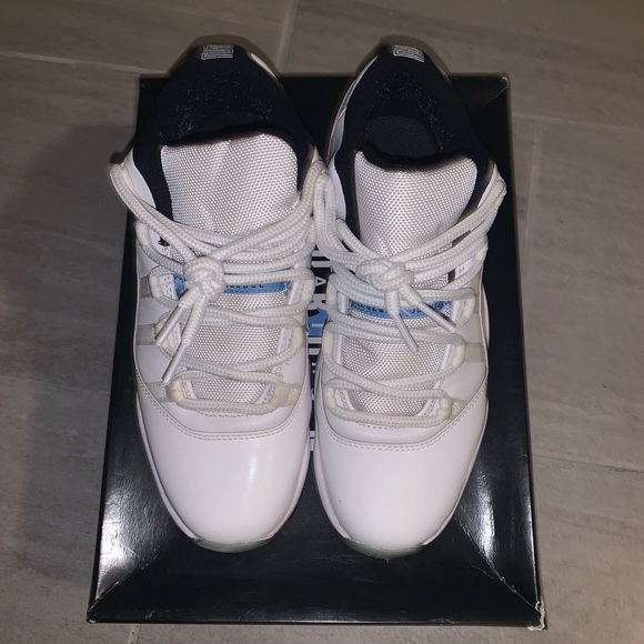 All white low top 11s - Picture 2 of 4